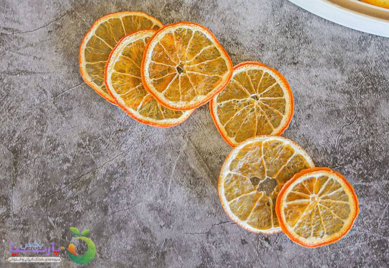 چند برش برای پرتقال خشک شده
